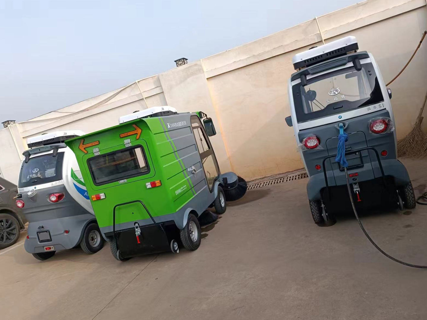 上海郡泰環?？萍加邢薰?>
							</div>
						</a>
						<!-- <a href=